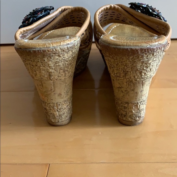 Embellished Neutral Tone Wedges - Picture 4 of 5